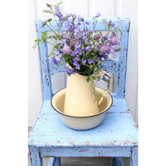 Bloemen-Lyuba Bloemen op een stoel - Vanaf 20,28 €
